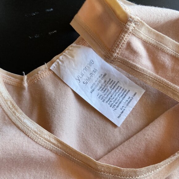 Yummie Womens Seamless Reversible Shapewear Tank Size S/M - Picture 2 of 6